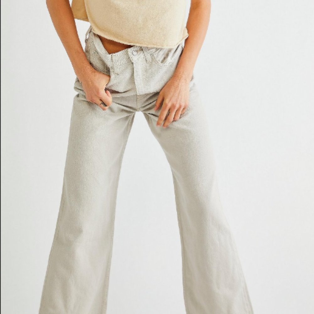 LEVI'S High Rise Loose in Mushroom Grey - Picture 5 of 16